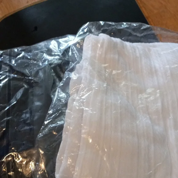 NWOT 2 pr thin tights - Picture 2 of 2